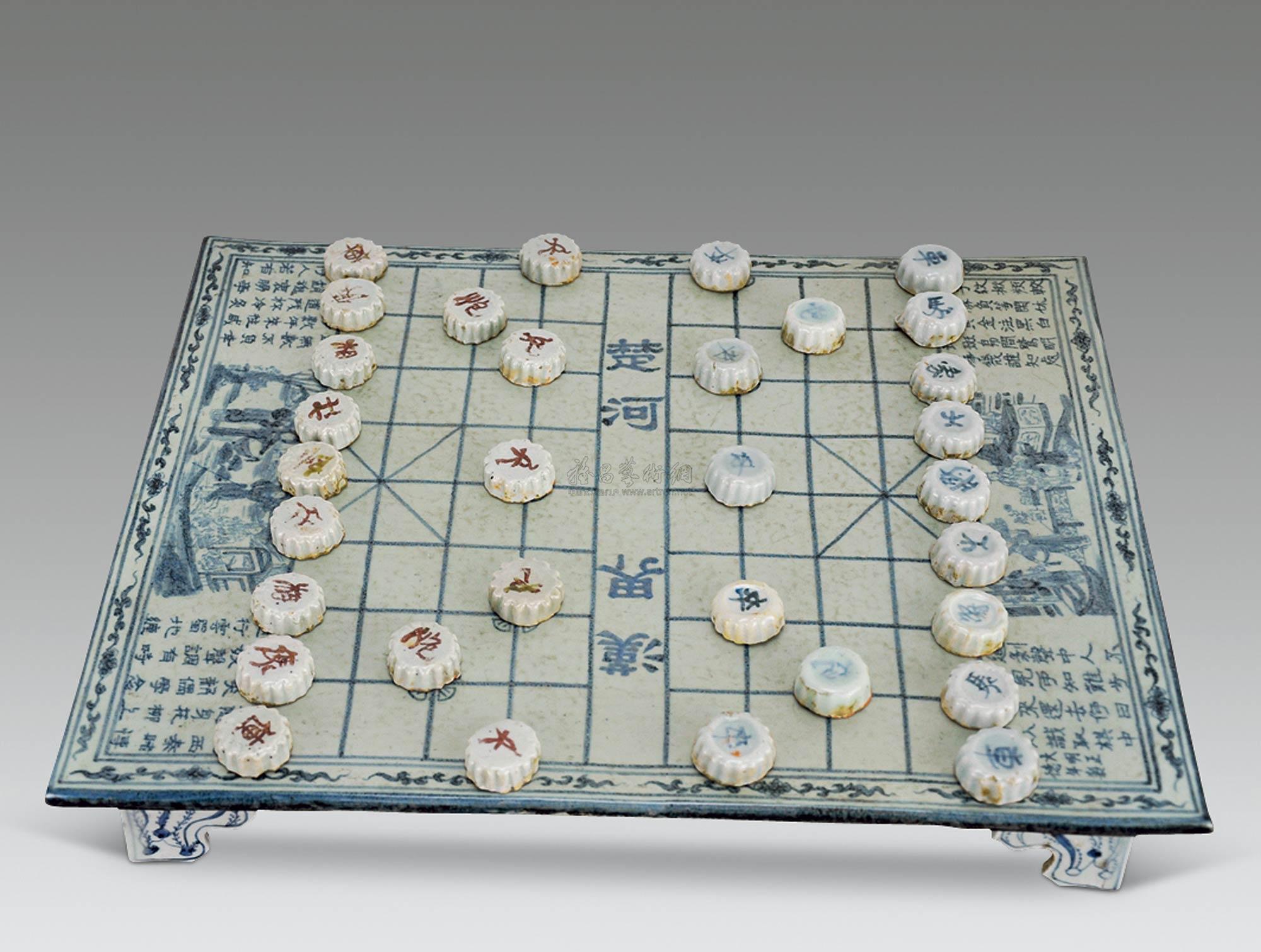 色谱仪与瓷质象棋