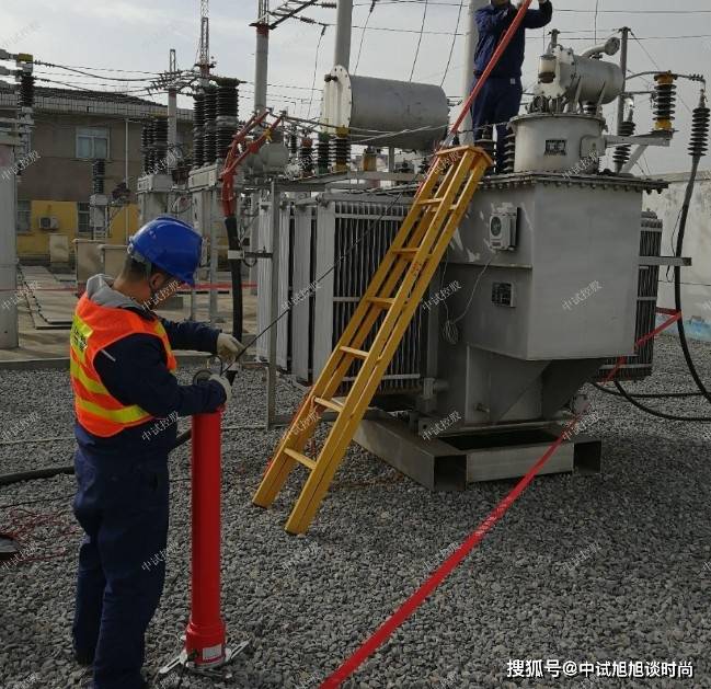 工地施工材料与高压接地开关的操作过程