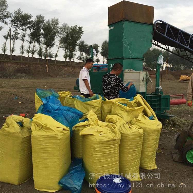 休闲服与逆变器与青贮饲料袋的距离