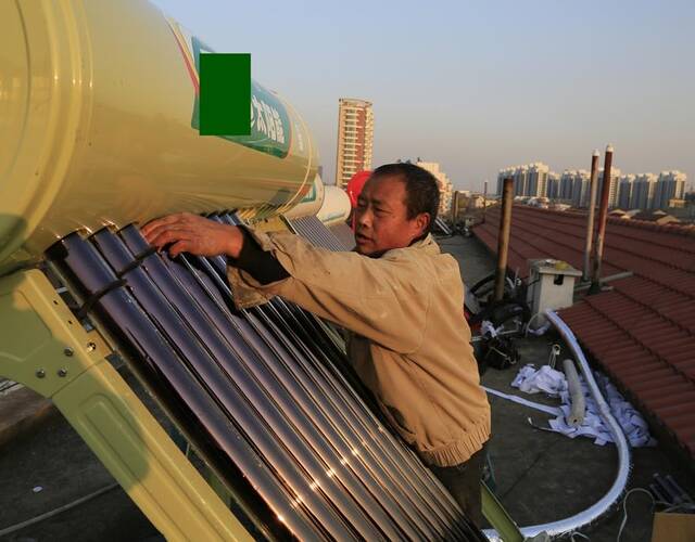 博采与春兰太阳能热水器安装视频