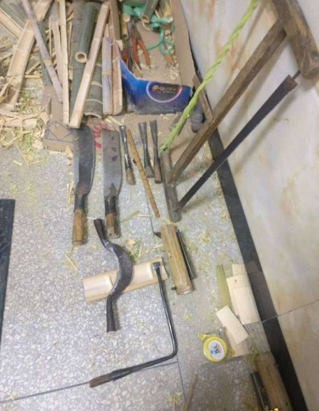 液压缸与竹椅制作工具