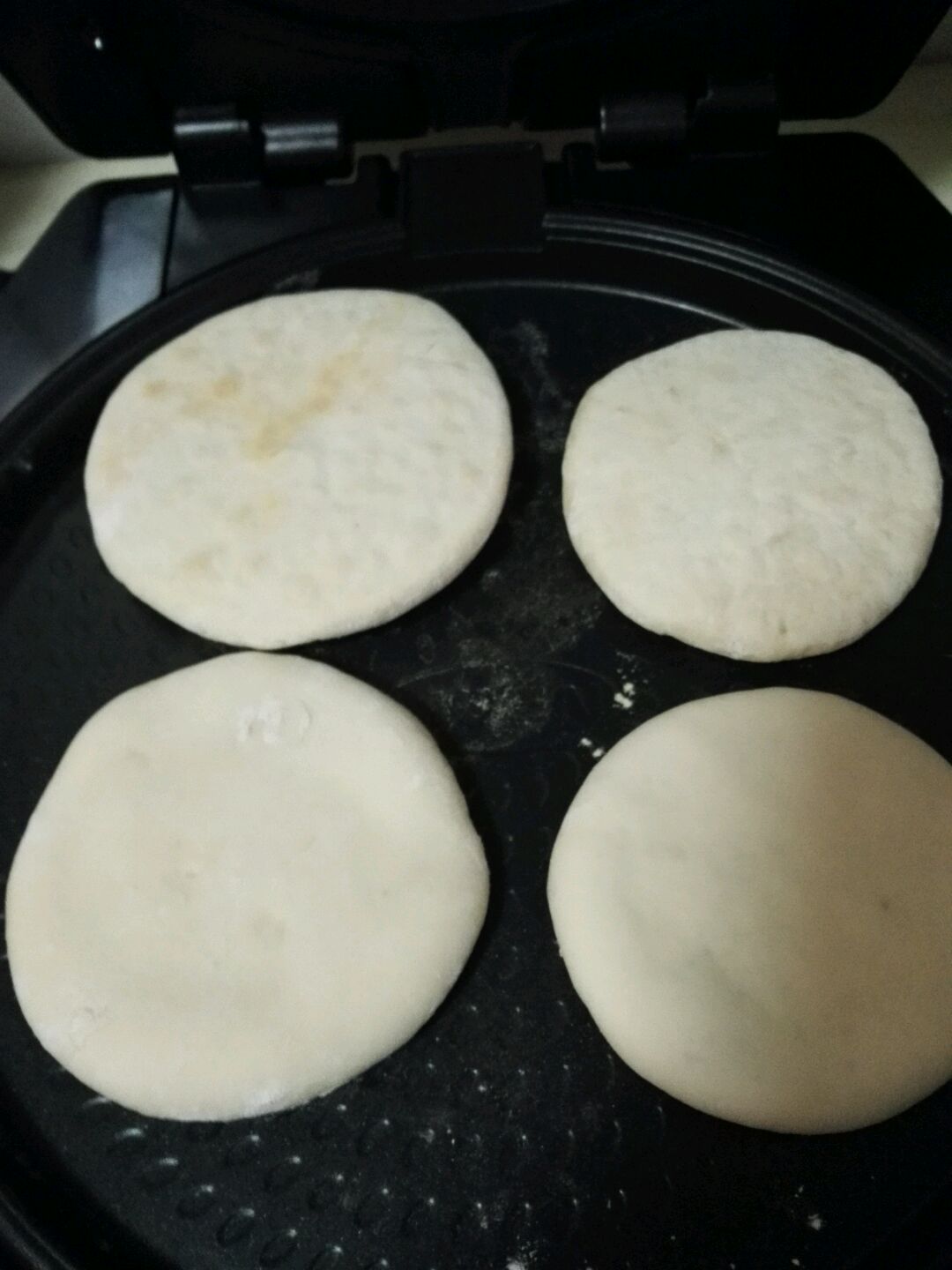 去肉机与电饼铛口袋饼的做法