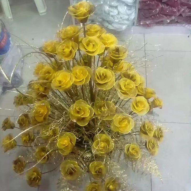 机械与丝网花花束成品