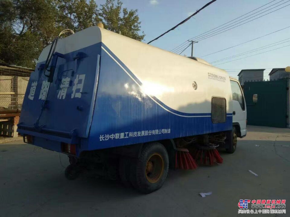 清洗机与二手道路清扫车