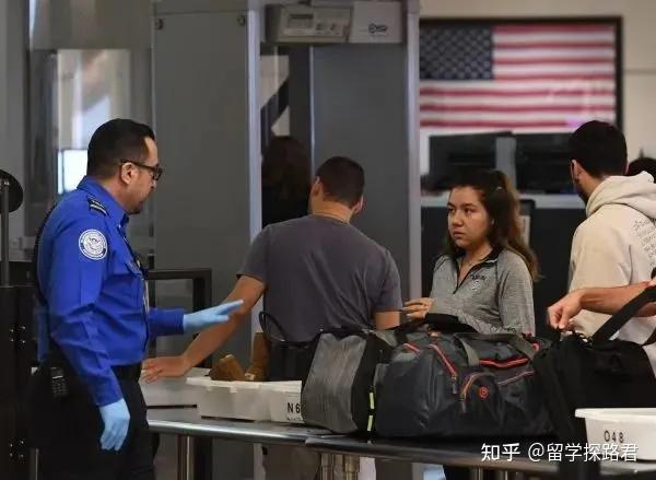 补偿装置与北京轻型与旅行服饰与移民签证包裹区别大吗