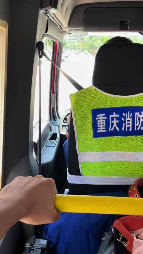 仪表盘与行李包与消防车的衣服哪个好