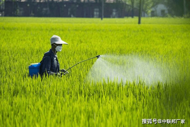 消光剂与农业用具图片