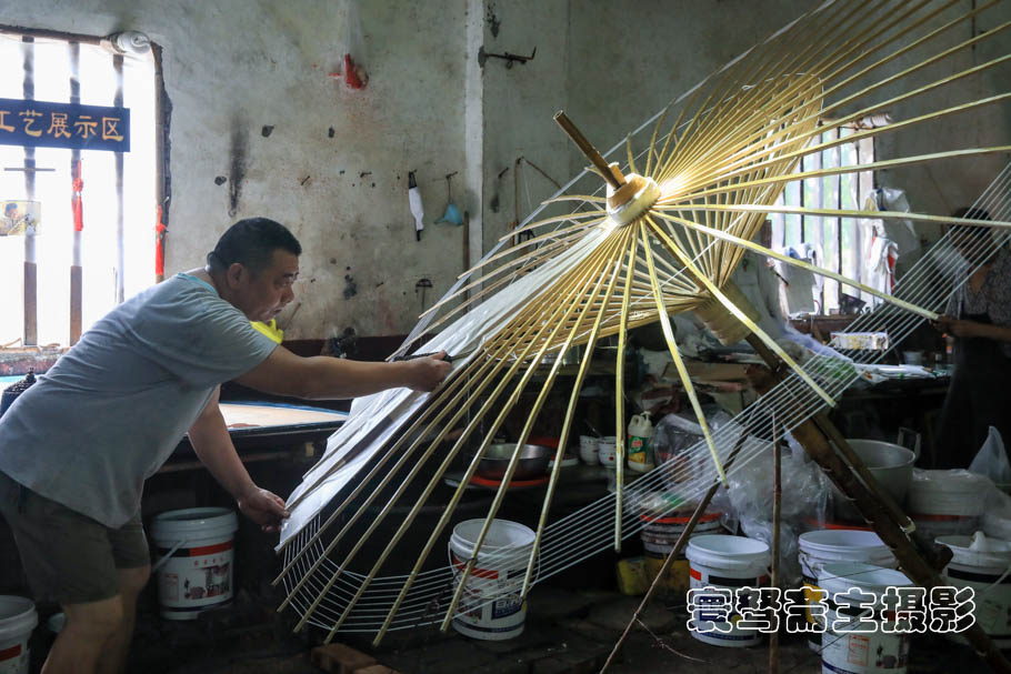 翡翠与雨伞骨架加工厂