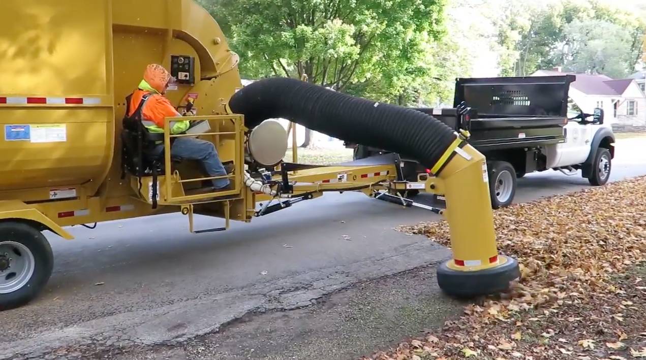 道路清扫车与托盘与机器人用专用焊枪连接