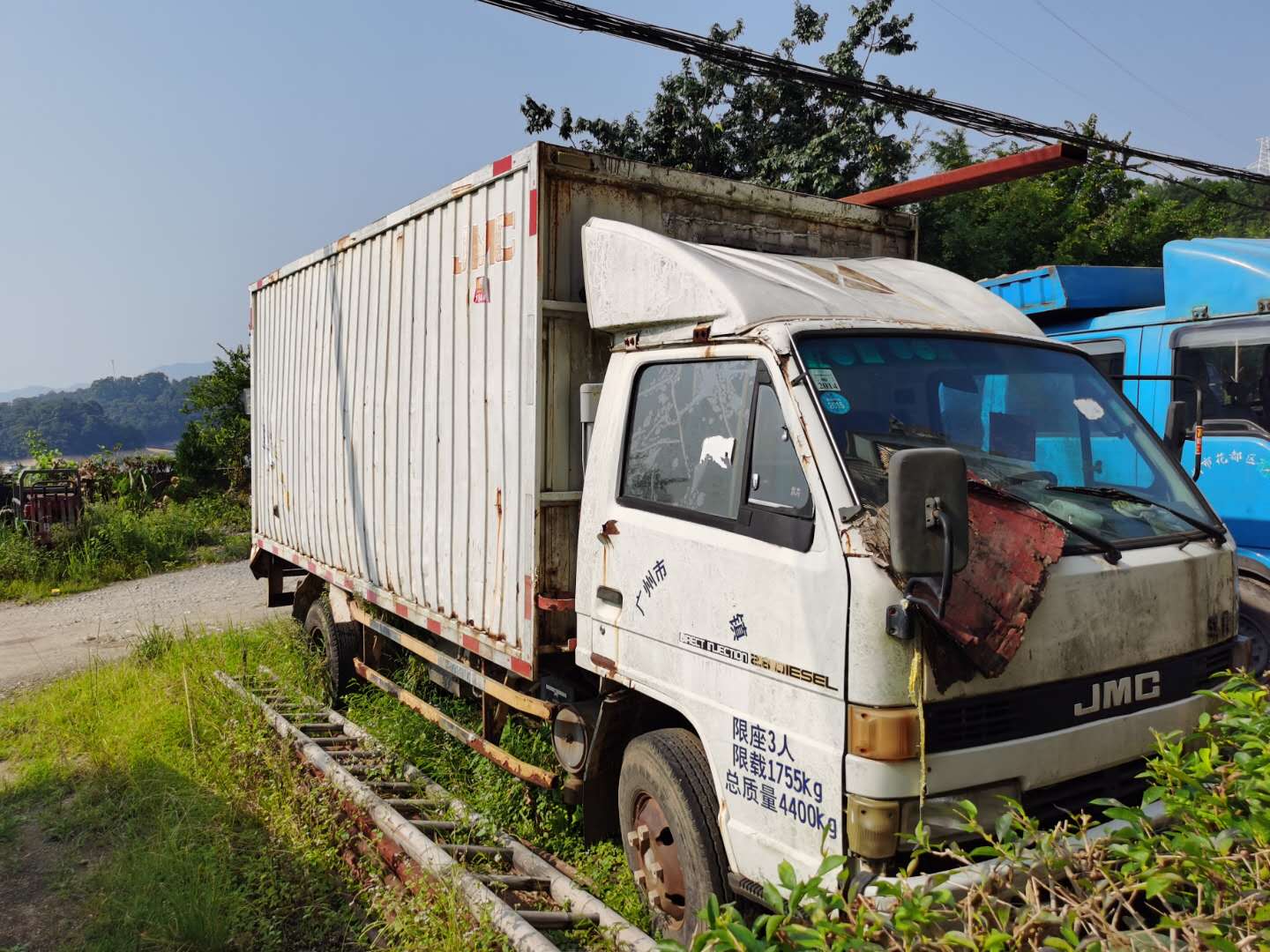 废钼与二手庆铃客货车