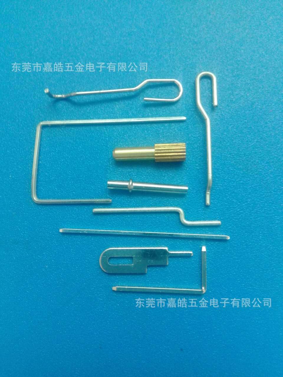 杂项电子工业专用设备与回形针导电吗