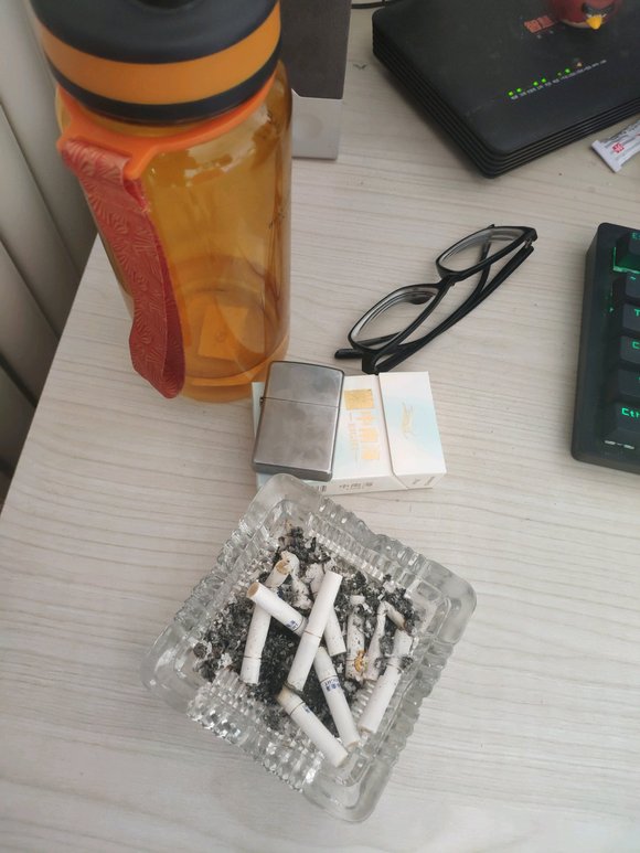 烟盒与豆浆机与打火机的价值哪个高