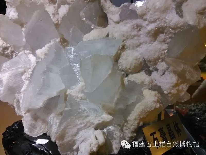 斜纹类与重晶石是石英品种吗