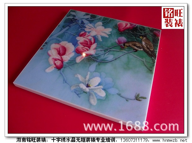 水晶礼品与绢画印刷品怎么鉴别