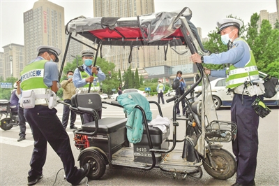 电动自行车与警用帐篷安装图解