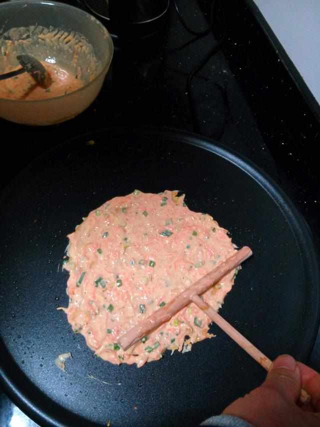 家用塑料制品与火柴与电饼铛做水面菜饼的区别