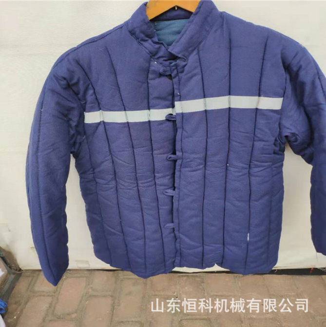 工艺鞋与煤矿棉衣工作服要求