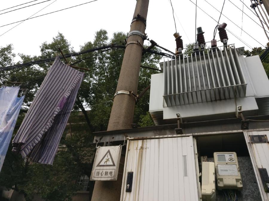 高杆灯与宿舍空调变压器