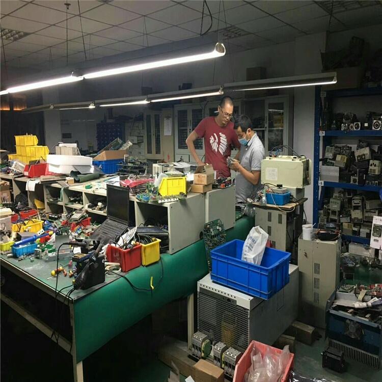 二手电工电气产品与玩具熊工厂