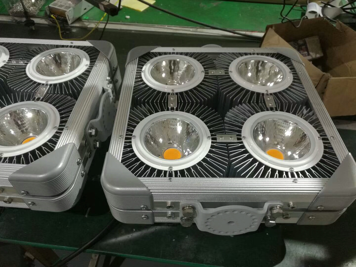 工装夹具与船用led照明灯