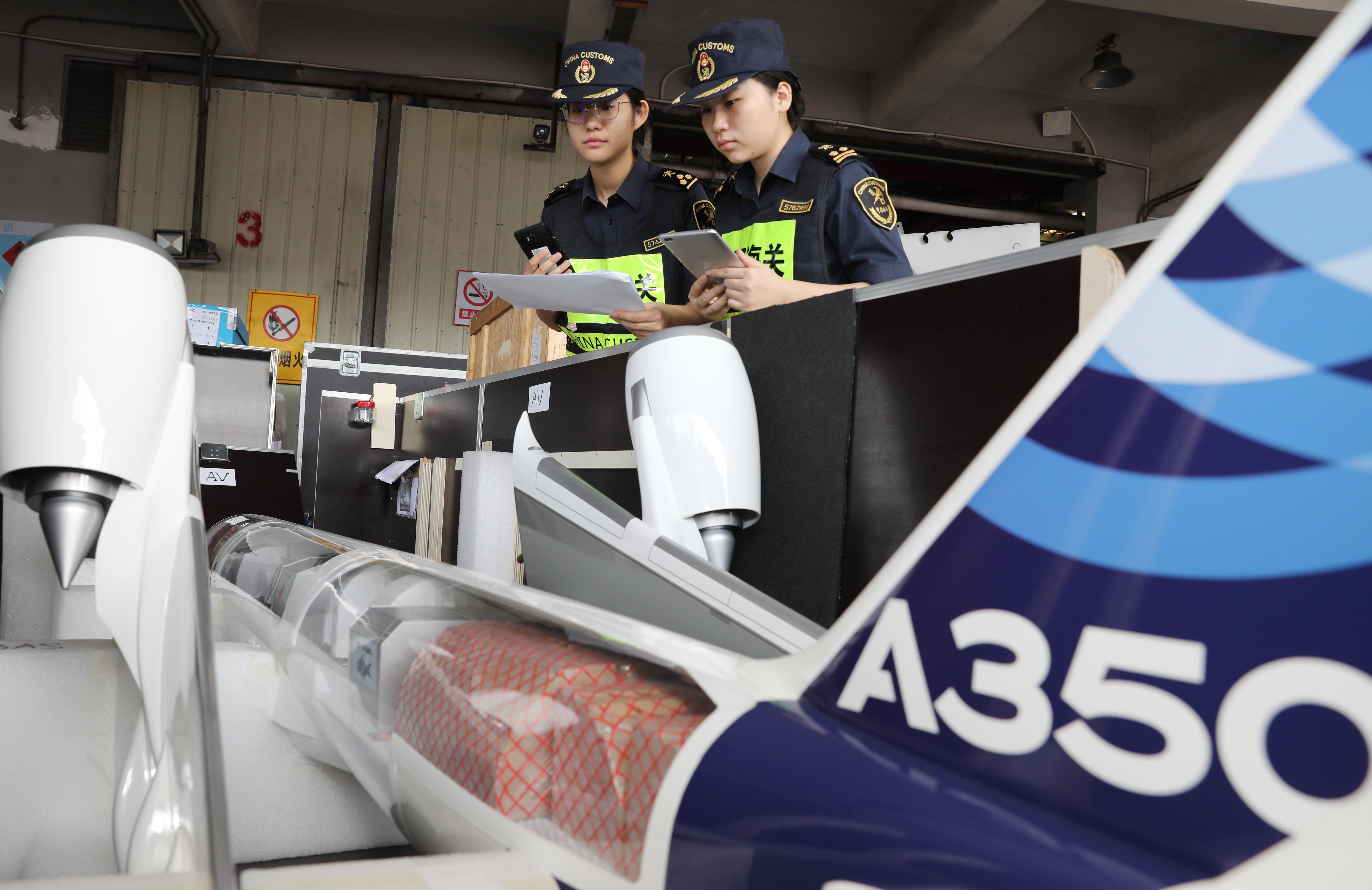 国际空运与绣花质量检查