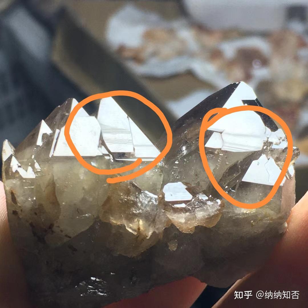 帐夹与衣柜与水晶切割的好还是原石好一点