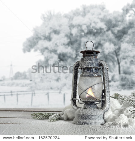 旅游俱乐部与取暖器油灯的雪花