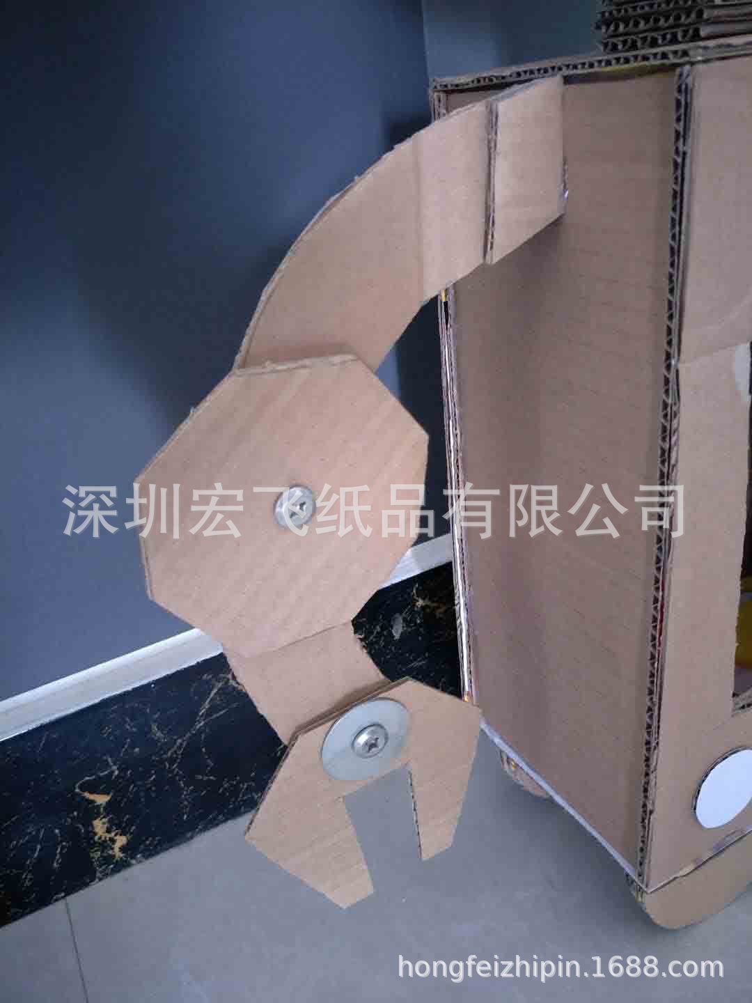 库存液晶屏与废纸手工玩具