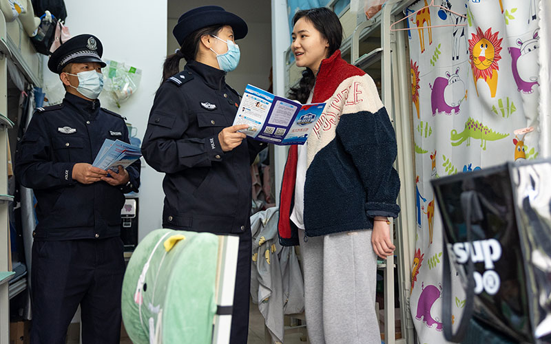 反偷拍、反窃听器材与学生宿舍变压器用法