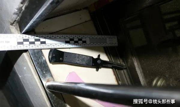 裁纸刀与防盗玻璃报警利用了金属的