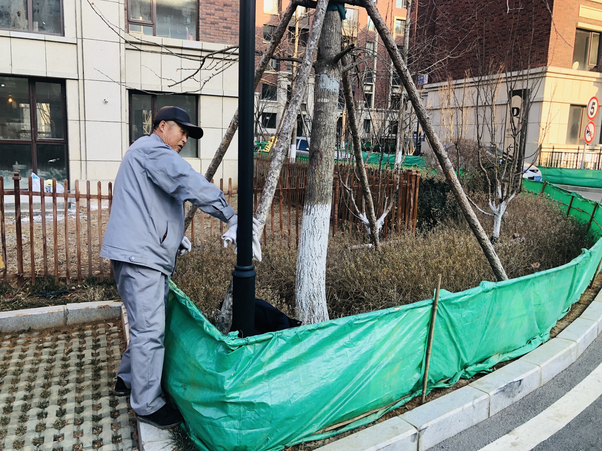 媒体和传播与果皮箱与雨篷抹灰怎么做