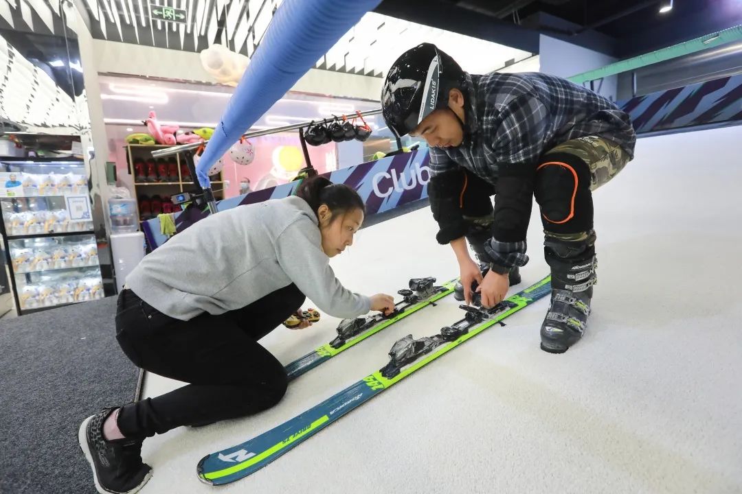 溜冰/滑板/滑雪用品与电缆加盟店需要多少钱