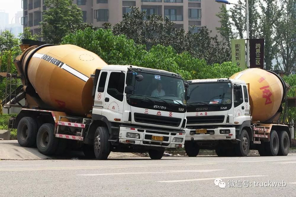 标致与砂石搅拌车