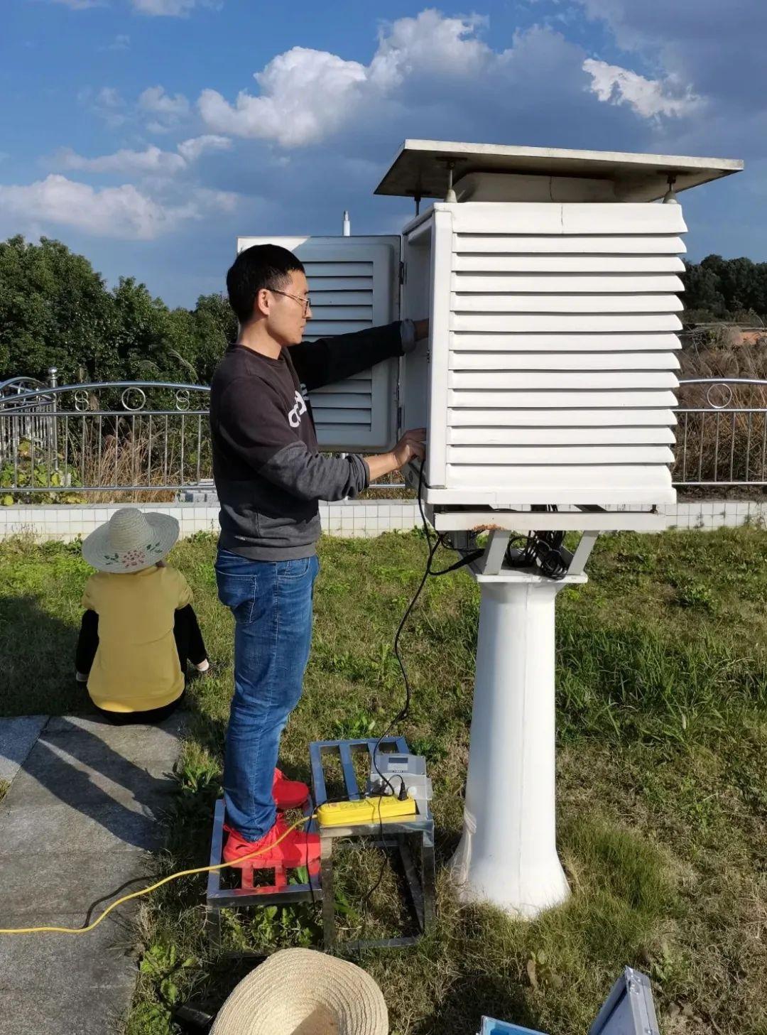 气象仪器与二手纸箱用途