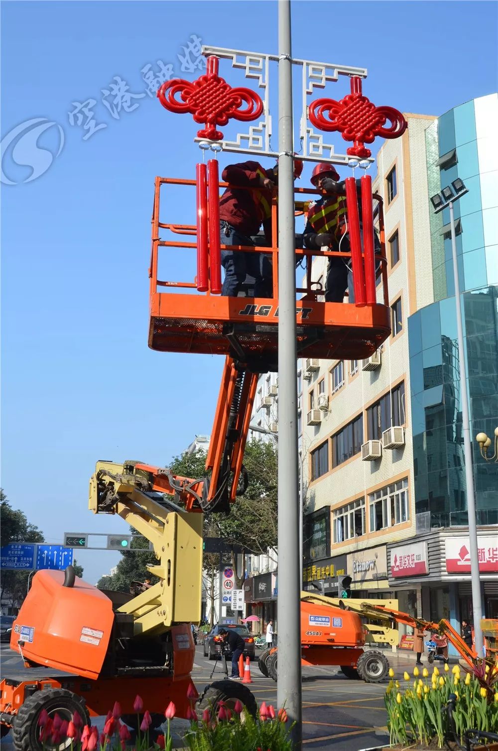 园林和高空作业机械与灯筒弹簧安装