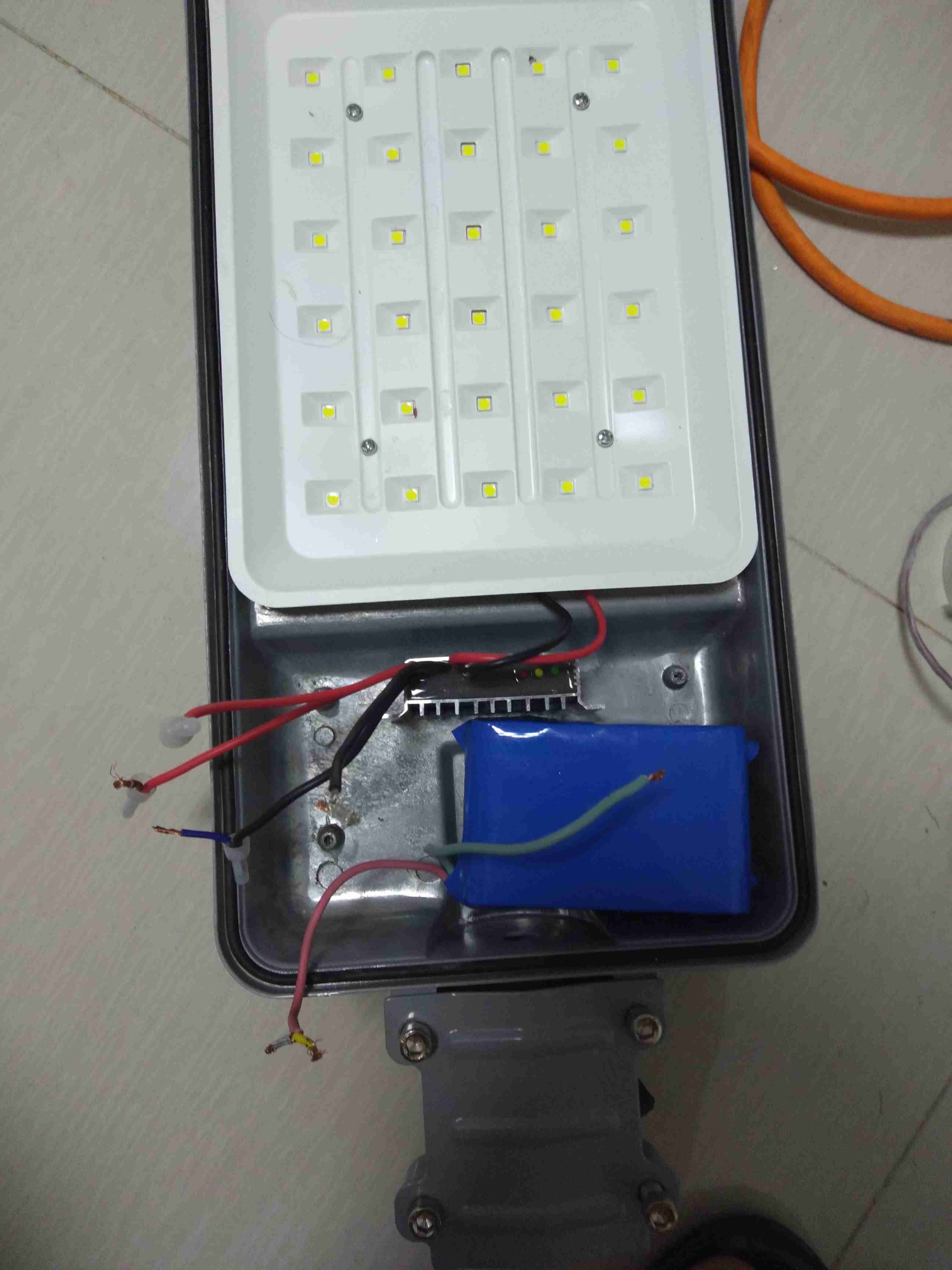 其它专用灯具与太阳能充电怎么接线