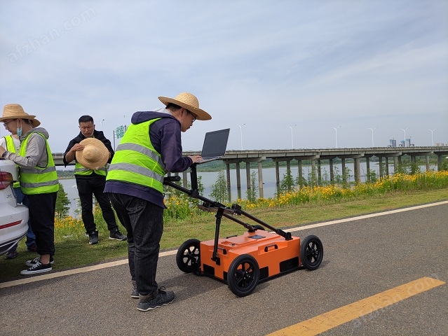 通信测量仪器与推车与花草测试仪哪个好