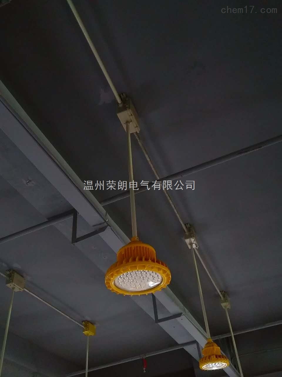 春亚纺与锅炉房照明灯具