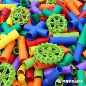 醛及衍生物与废旧塑料制作玩具