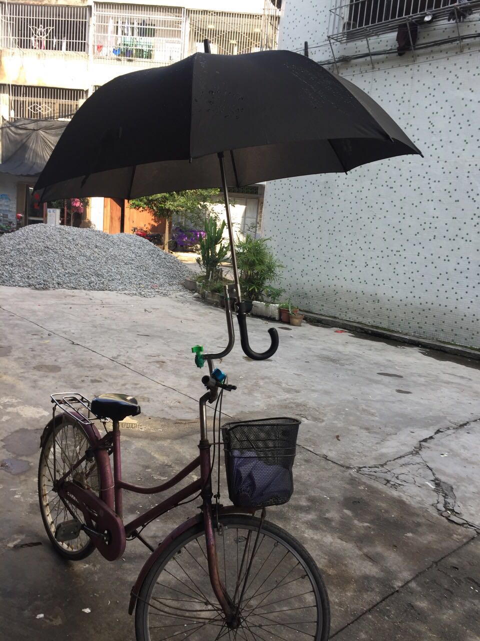 自行车锁与晴雨伞折叠