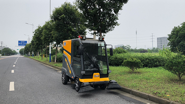 防静电产品与道路清扫车厂家有哪些不同