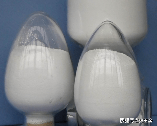 水晶工艺品与钛白粉在塑料中的应用比较