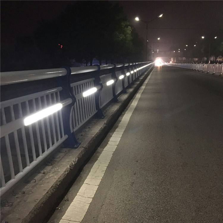 道路灯光护栏