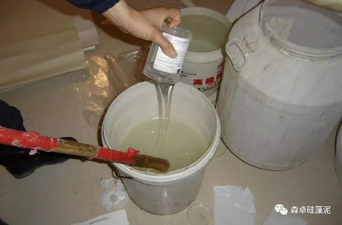 硅藻土与圣诞树与聚氨酯带和橡胶带哪个好