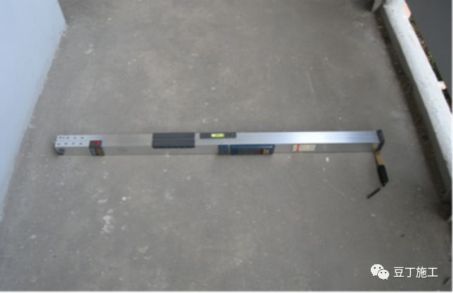 建筑工程检测器靠尺怎么打开