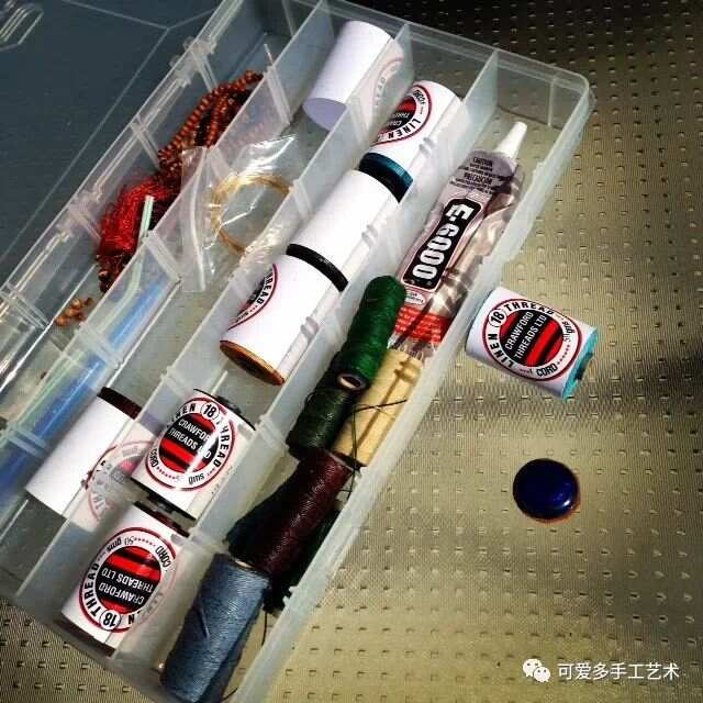 浸酸剂与装饰笔袋的东西反应