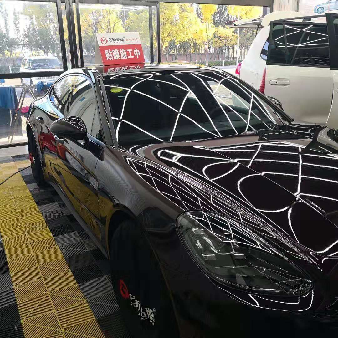 车贴覆膜